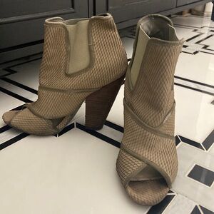 Steve Madden cutout bootie